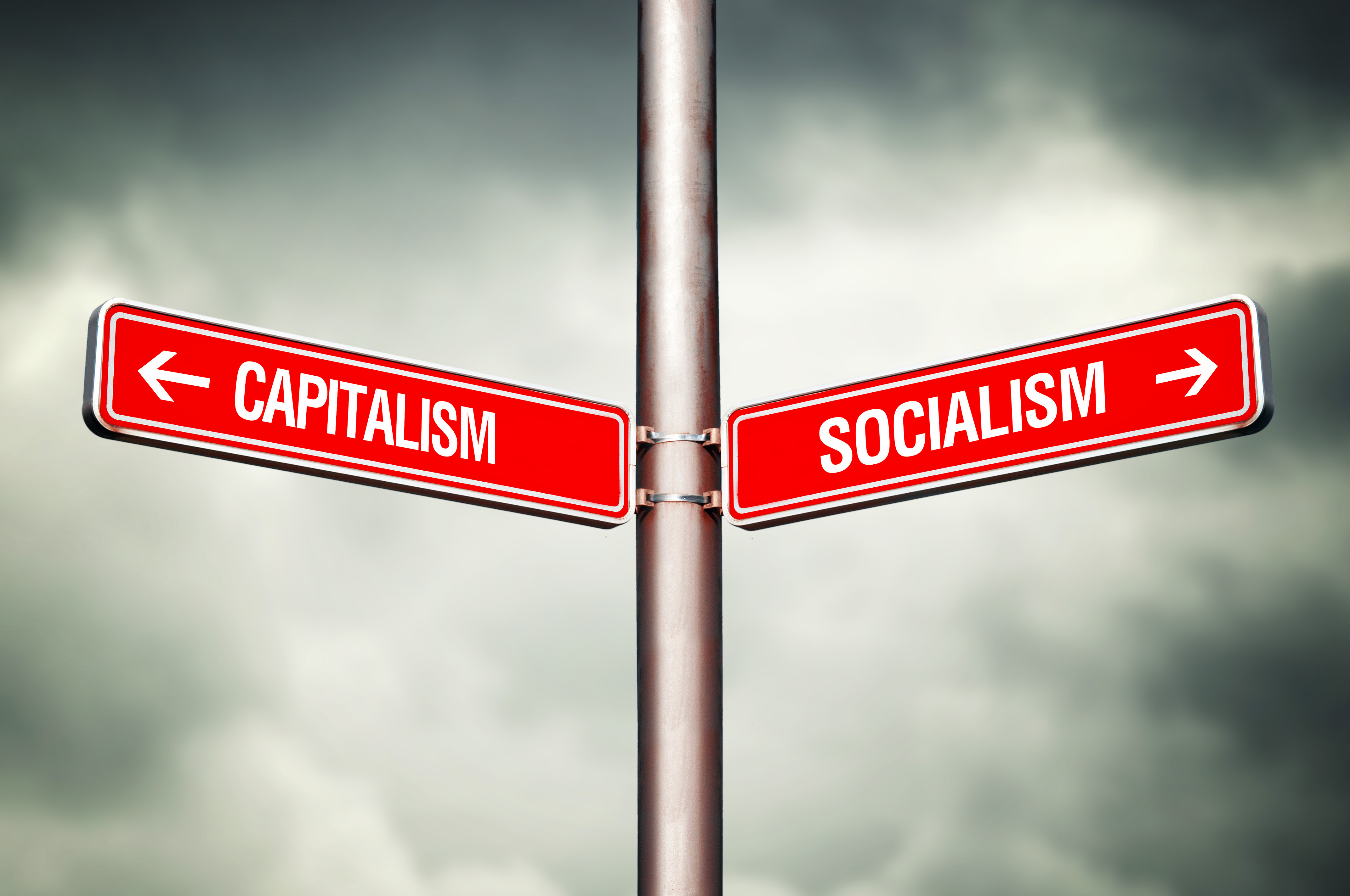 Капитализм и социализм это. Капитализм и социализм. Капитализм vs социализм. Социализм против капитализма. Капитилази ми социалимз.